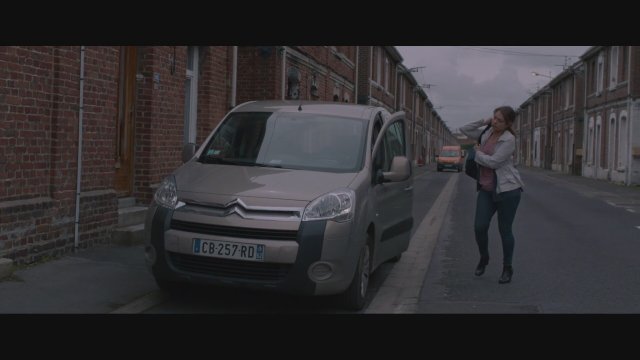 Chez nous (2017) Fragman