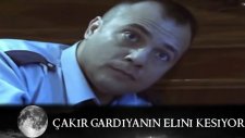 Çakır Gardiyanın Elini Jilet ile Kesiyor - Kurtlar Vadisi 32. Bölüm