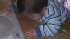Ne Oldu Sorusuna Anan Diyen Bebek