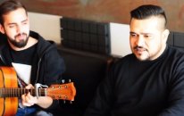 Yener Çevik - Kumbarada Birikenler (Akustik Performans)