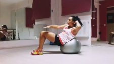 Pilates Topu İle Karın Kası Egzersizleri