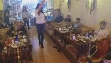 Yeni Nesil Şanzelize, Cafe de More