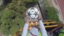 Luis Suarez Vinçten Aşağı Atılan Topu Kontrol Eder Mi?