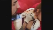 Evde Dövme Yaptıran Kızın Annesine Yakalanması