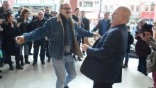 Emekliliğini Davul Zurna ile Kutladı