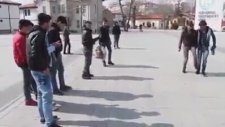 Konya Meydanda Coşan Suriyeli Gençler