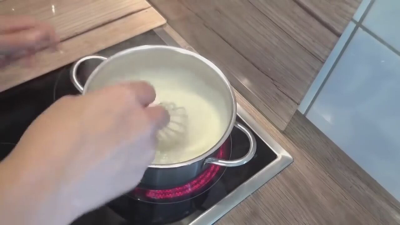 Muhallebi Dolgulu Çikolatalı Kek Tarifi Muhallebi Dolgulu Çikolatalı Kek Tarifi