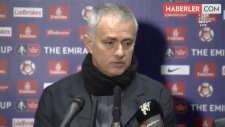 Manchester United Yedek Kulübesi, Federasyon Kupası Tarihinin En Pahalısı Oldu