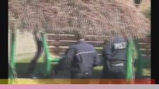 Samsunda Parkta Yiyişirken Polise Yakalanan Çift