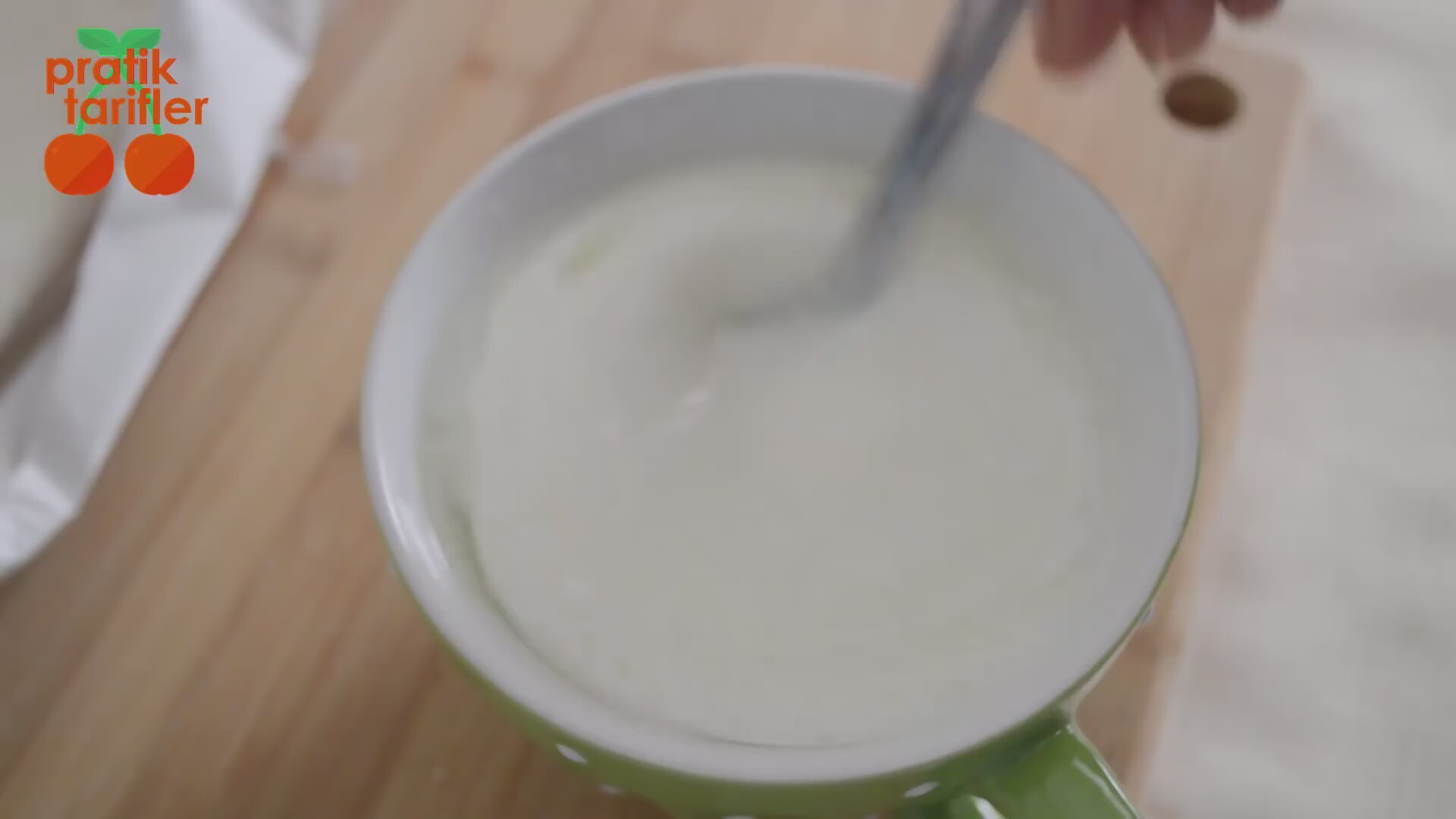 Üç Renkli Börek Tarifi Videosu Üç Renkli Börek Tarifi Videosu