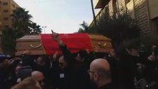 Bol Ritimli Tabut Oynattıran Cenaze Töreni