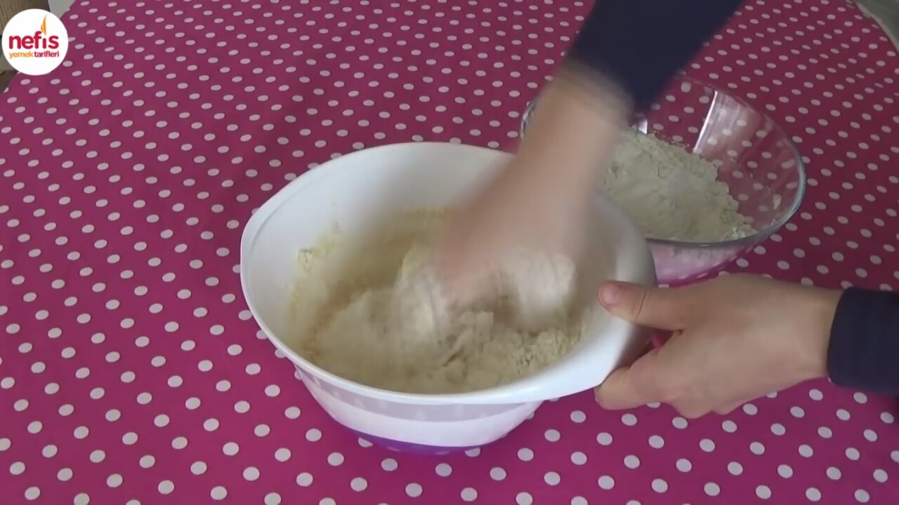 Krem Şantili İrmikli Tatlı Videosu Krem Şantili İrmikli Tatlı Videosu