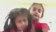 Kardeşini Kameraya Fırlatan Sayko Kız