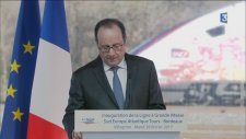 Hollande Konuşurken Keskin Nişancının Silahı Ateş Aldı