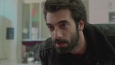 Ülkemi Çok Seviyorum, Ama Sizin Gibi Değil! - Poyraz Karayel