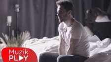 Özgün - Gelmiyor musun? (Official Video)