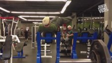 Spor Yapan İnsanların Başına Gelen Komik Kazalar