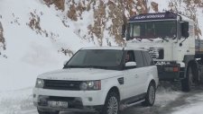 Range Rover ile Karda Tır Çekmek