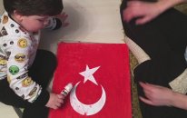 Demir'in Bayrak Sevgisi