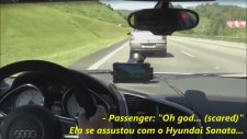 Audi R8 Sürücüsünün, İki Motorcuyla Otoban Yarışı