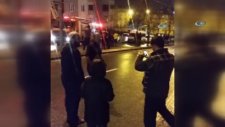 Yanan Binanın Önünde Hatıra Fotoğrafı Çektirdi