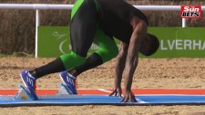İngiliz Sprinter Dwain Chambers'ın 100 Metrede Atla Yarışması