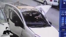 sigara haraamdır tüp dolu arabada sigara yakıyor araba harap oluyor sigaradan uzak durun