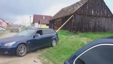 Bmw ile Ev Yıkmaya Çalışmak