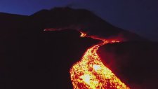 Etna Yanardağında Gün Batımı Ve Gece Görüntüleri