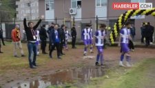 Kulüp Başkanı, Rakip Takım Oyuncusuna Saldırıp Yumruk Attı