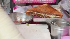 Mumbai Tostçusu - Hindistan Sokak Yemekleri