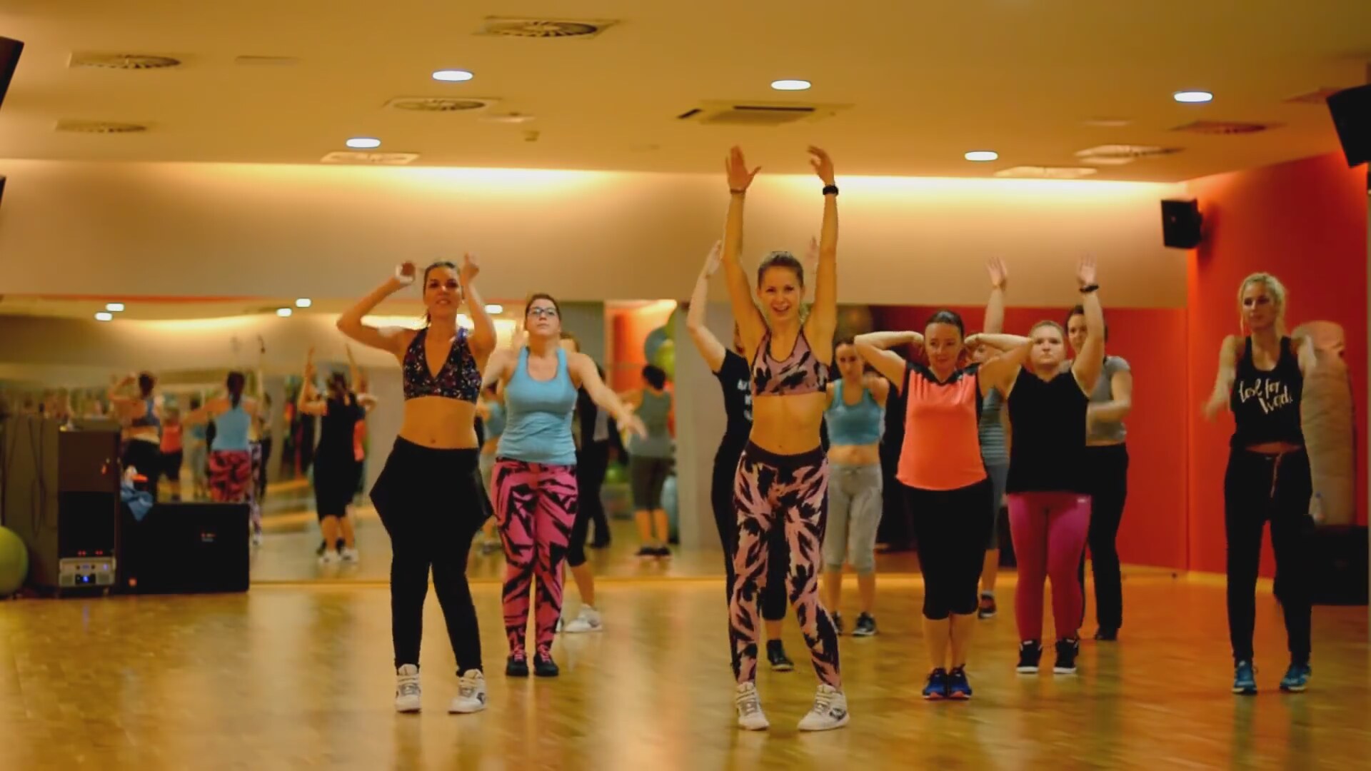 Zumba Dansı Nasıl yapılır Hareketleri Videoları Zumba Dansı Nasıl yapılır Hareketleri Videoları