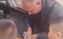 Kurnaz Dayı Çocukları Dolandırıyor