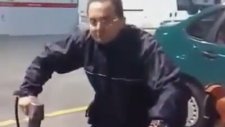 Çılgın Lastikçi Hava Tabancasını Coşturuyor