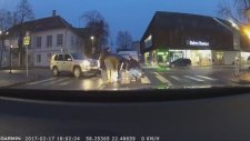 Yaptığı İyilik Bi Anda Çöp Olan Adam