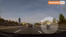 Köprü Çıkışında Feci Kaza Kamerada