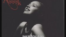 Zeynep Genç - Sakın Dokunma