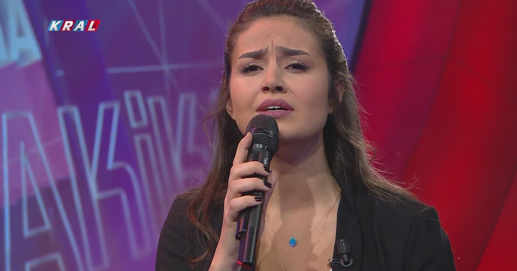 Elif Doğan Estetiksiz Hali Hilal Altınbilek�in Estetiksiz Hali