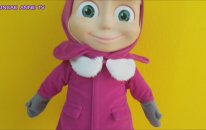 Deli Berber Maşa Barbie'ye Çılgın Şaç Tasarımı Yapıyor - Deli Berber Maşa Barbie'nin Saçını Kesiyor
