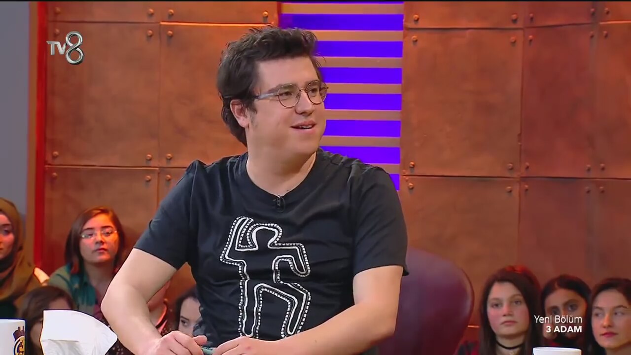 Ünlü şarkıcı Fettah Canın büyük sevinci Ünlü şarkıcı Fettah Canın büyük sevinci