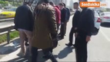 Yola Uçan Evrağını Almaya Çalışırken Araç Çarptı