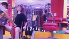 Ah Uh Sesleriyle Spor Salonunu Trolleyen Kız