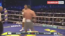 Klitschko'yu Deviren Joshua, Camide Poz Verdiği İçin Topa Tutulmuştu