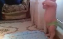 Namaz Kılan Bebek