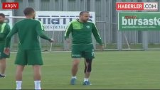 Bursaspor, Deniz Yılmaz ve Del Valle'yi Kadro Dışı Bıraktı