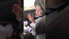 Uptown Funk Şarkısında Coşmak İçin Ritmi Bekleyen Minnoş
