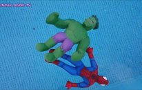 Havuzda Yüzerken Hulk'a Ne Oluyor? Örümcek Adam Hulk'a Ne Yapıyor? Hulk'tan Eşek Şakası Çizgi Film