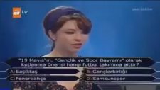 19 Mayıs'ın Gençlik ve Spor Bayramı Olarak Kutlanma Önerisini Getiren Futbol Takımı