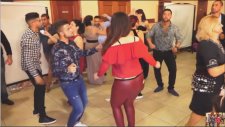 Kırmızılı Abla Kalça Şov Yapıyor