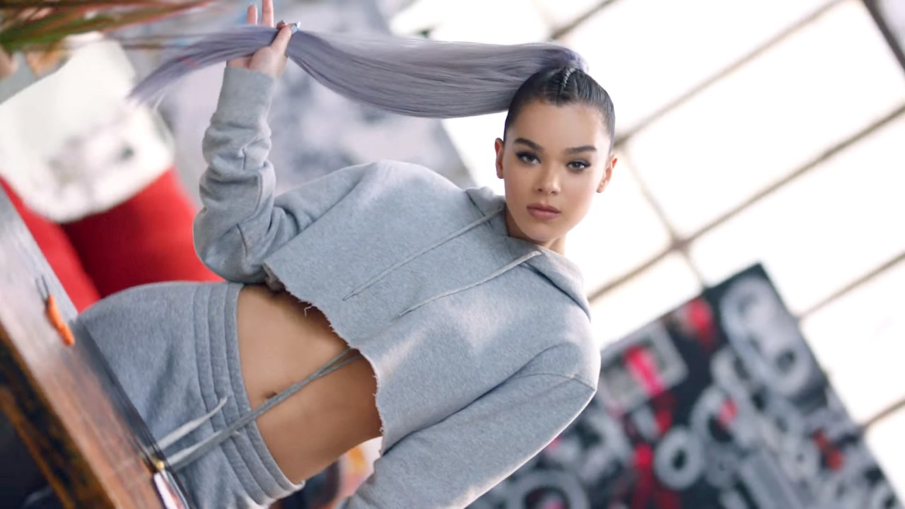 Hailee Steinfeld - Most Girls Dinle | İzlesene.com